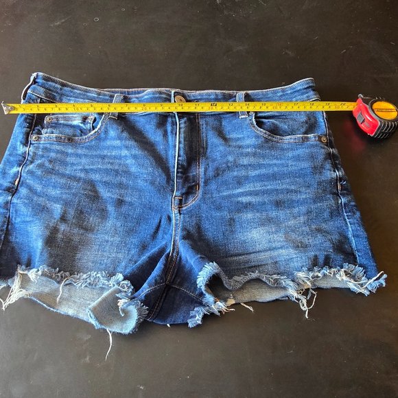AMERICAN EAGLE SUPER STRETCH JEAN SHORTS 18 - Picture 4 of 8
